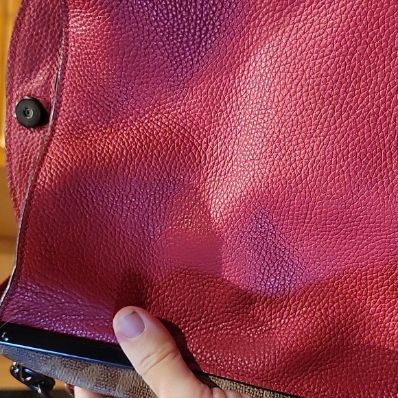 Elegant Burgundy Leather Tote Bag - Picture 8 of 8